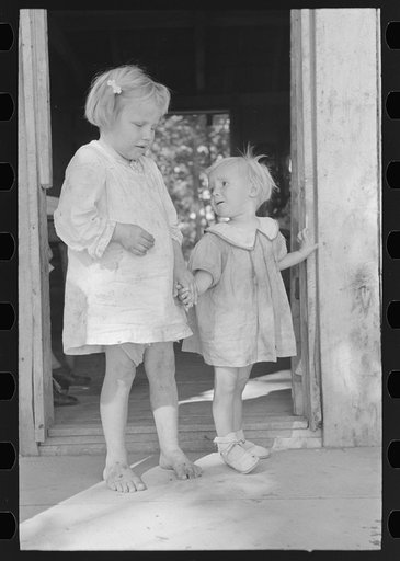 Children of sharecropper, cut-over farmer of Mississippi bottoms