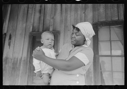 Untitled photo, possibly related to: New Madrid County, Missouri. Tub of stringbeans in sharecropper's home