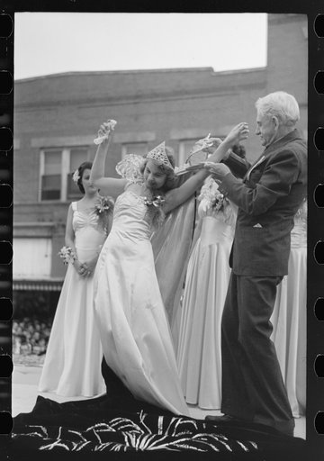 Untitled photo, possibly related to: Introducing the Queen to the radio audience, National Rice Festival, Crowley, Louisiana