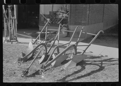 Middle busters and plow, Eudora, Arkansas