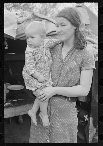 Mother and child, white migrant workers, near Harlingen, Texas