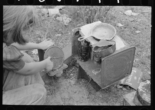 Untitled photo, possibly related to: Mother and child, white migrant workers, near Harlingen, Texas