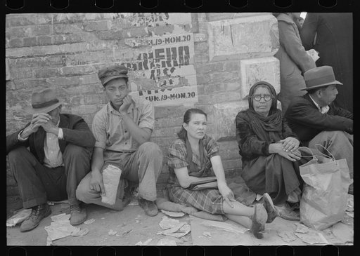Part of commodity relief line, San Antonio, Texas