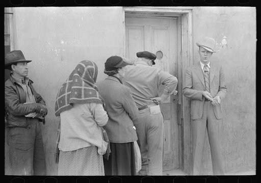 Relief line with clerk, Mexican district, San Antonio, Texas