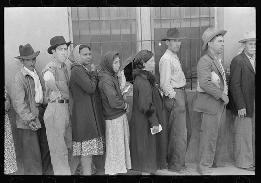 Relief line waiting for commodities, San Antonio, Texas