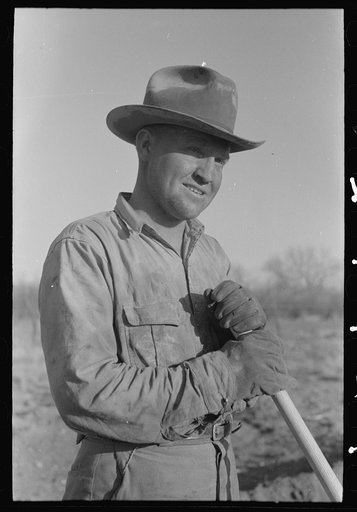 Untitled photo, possibly related to: Symbol of irrigation, El Indio, Texas