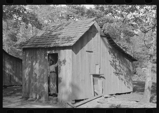 Typical house provided for intrastate migrant workers near Hammond, Louisiana. Strawberry pickers