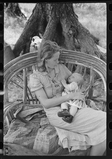 Untitled photo, possibly related to: Wife and child of itinerant cane furniture maker and agricultural day laborer camped in Wagoner County, Oklahoma