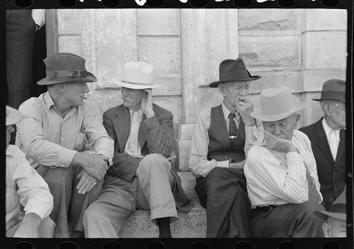 Farmers on steps of courthouse, Weatherford, Texas