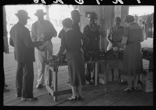 Untitled photo, possibly related to: Selling apples, Jacksonville, Texas