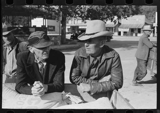 Farmer talking, Walnut Springs [i.e. Glen Rose], Texas