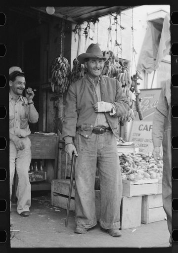 Untitled photo, possibly related to: Group of men, market square, Waco, Texas