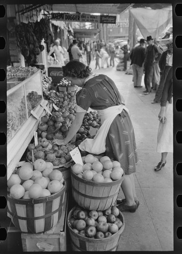 Saleswoman at grocery store, Waco, Texas