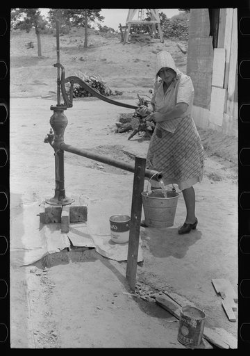 Pumping water, Pie Town, New Mexico