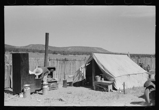 Temporary camp of the Caudills while they are moving their dugout. Pie Town, New Mexico