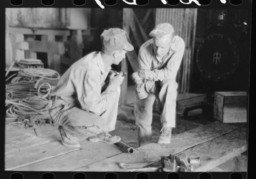 Workers at mill talking. Gold mine at Mogollon, New Mexico