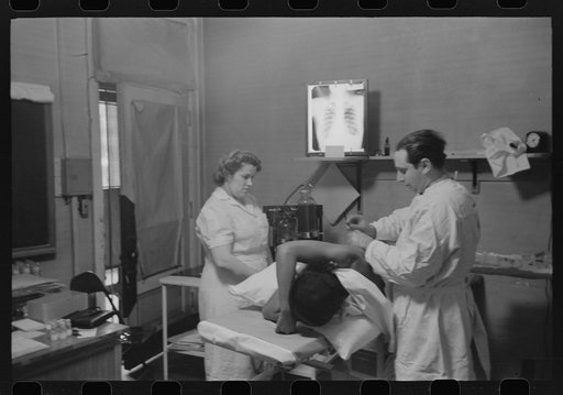 Pneumothorax treatment for tuberculosis at the municipal sanitarium on the South Side of Chicago, Illinois