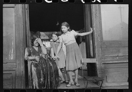 Untitled photo, possibly related to: Gypsies living on South Side of Chicago, Illinois