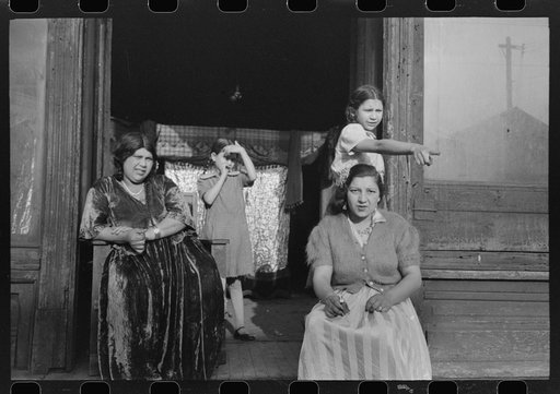 Gypsies living on South Side of Chicago, Illinois