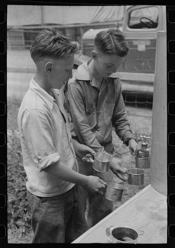 Free coffee served at the picnic grounds on the Fourth of July at Vale, Oregon