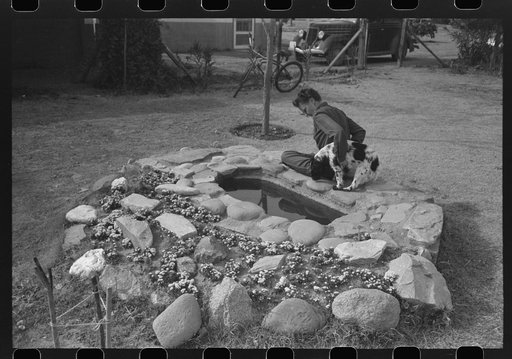 Garden at one of the houses on the FSA (Farm Security Administration) Camelback Farms, Phoenix, Arizona