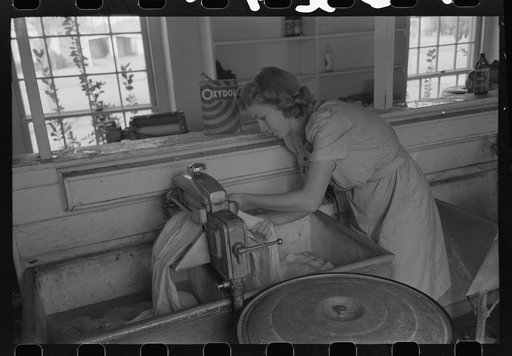 Washday at the FSA (Farm Security Administration) Camelback Farms, Phoenix, Arizona