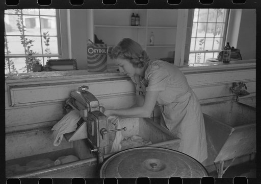 Untitled photo, possibly related to: Washday at the FSA (Farm Security Administration) Camelback Farms, Phoenix, Arizona