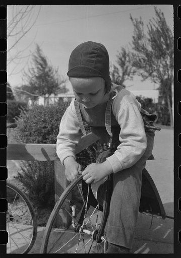 Little boys at the FSA (Farm Security Administration) Camelback farms, Phoenix, Arizona
