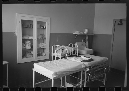 Eleven Mile Corner, Arizona. FSA (Farm Security Administration) migratory workers community. Delivery room in the maternity section of the Cairns General Hospital