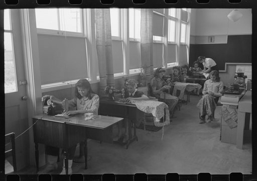 Eleven Mile Corner, Arizona. FSA (Farm Security Administration) migratory workers community. Home economics class