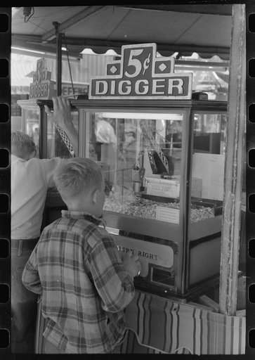 Attraction on the midway at the Imperial County Fair, California