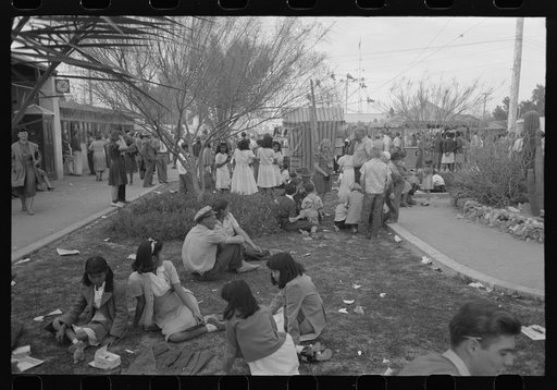 El Centro (vicinity), California. On the midway at the Imperial County Fair