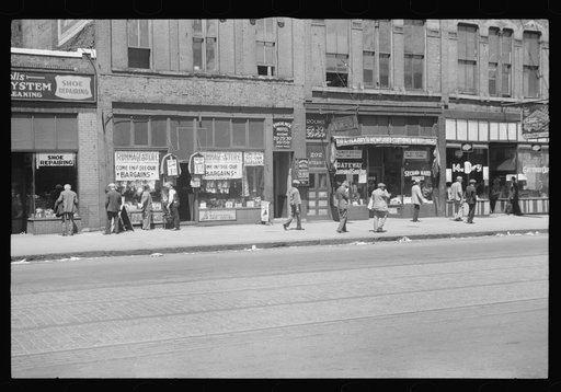 Scene in Gateway district, Minneapolis, Minnesota