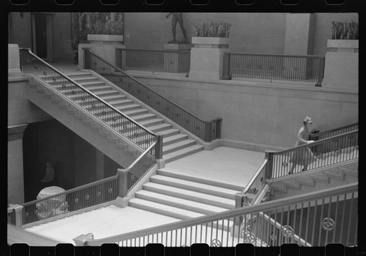 Untitled photo, possibly related to: Chicago Art Institute, Chicago, Illinois
