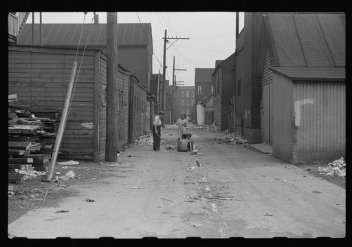 Alley in South Chicago, Illinois