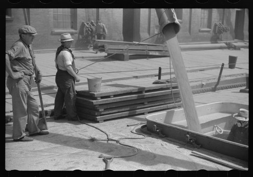 Untitled photo, possibly related to: Grain trimmer, Duluth, Minnesota