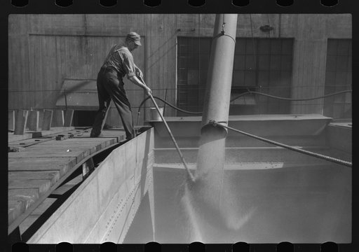 Grain trimmer. Duluth, Minnesota