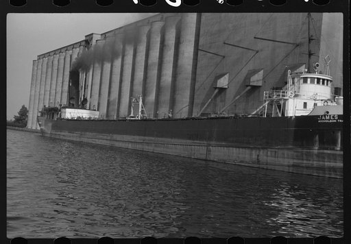 Untitled photo, possibly related to: Grain trimmer. Duluth, Minnesota