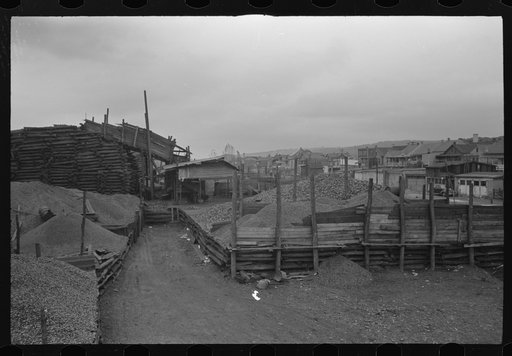 Coal mine or bootleg mine, Mount Carmel, Pennsylvania
