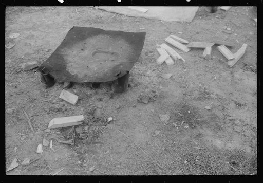Improvised stove used by migrants at Belcross, North Carolina