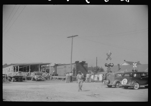Camden, North Carolina. Grading station on the left