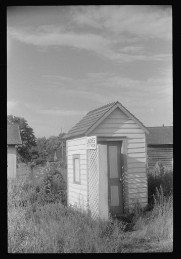 Ladies "rest room" at the grading station at Belcross, North Carolina
