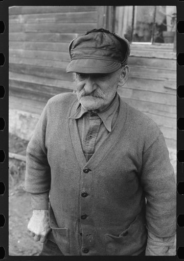 Untitled photo, possibly related to: Taftville, Connecticut. Changes of shifts at Penomah Mills, Inc.