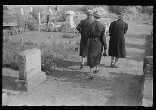 At a funeral of a member of an old Green County family, the Boswells, Georgia