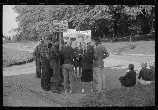 Pickets outside a textile mill in Greensboro, Green County, Georgia
