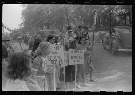 Untitled photo, possibly related to: CIO pickets jeering at few workers who were entering a mill in Greensboro, Greene County, Georgia