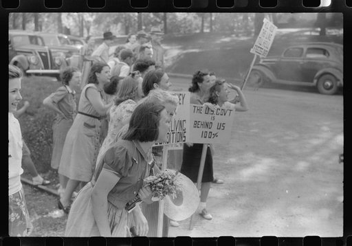 Untitled photo, possibly related to: CIO pickets jeering at few workers who were entering a mill in Greensboro, Greene County, Georgia