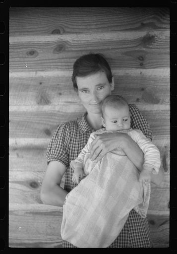 Untitled photo, possibly related to: Tenant farmer family in northern Greene County, Georgia