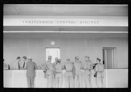 Soldiers at the counter in the municipal airport in Washington, D.C.