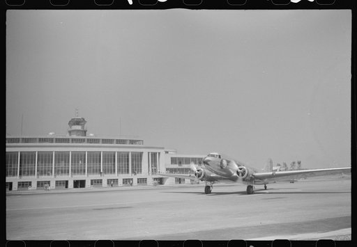 A plane taxiing off at the municipal airport in Washington, D.C.